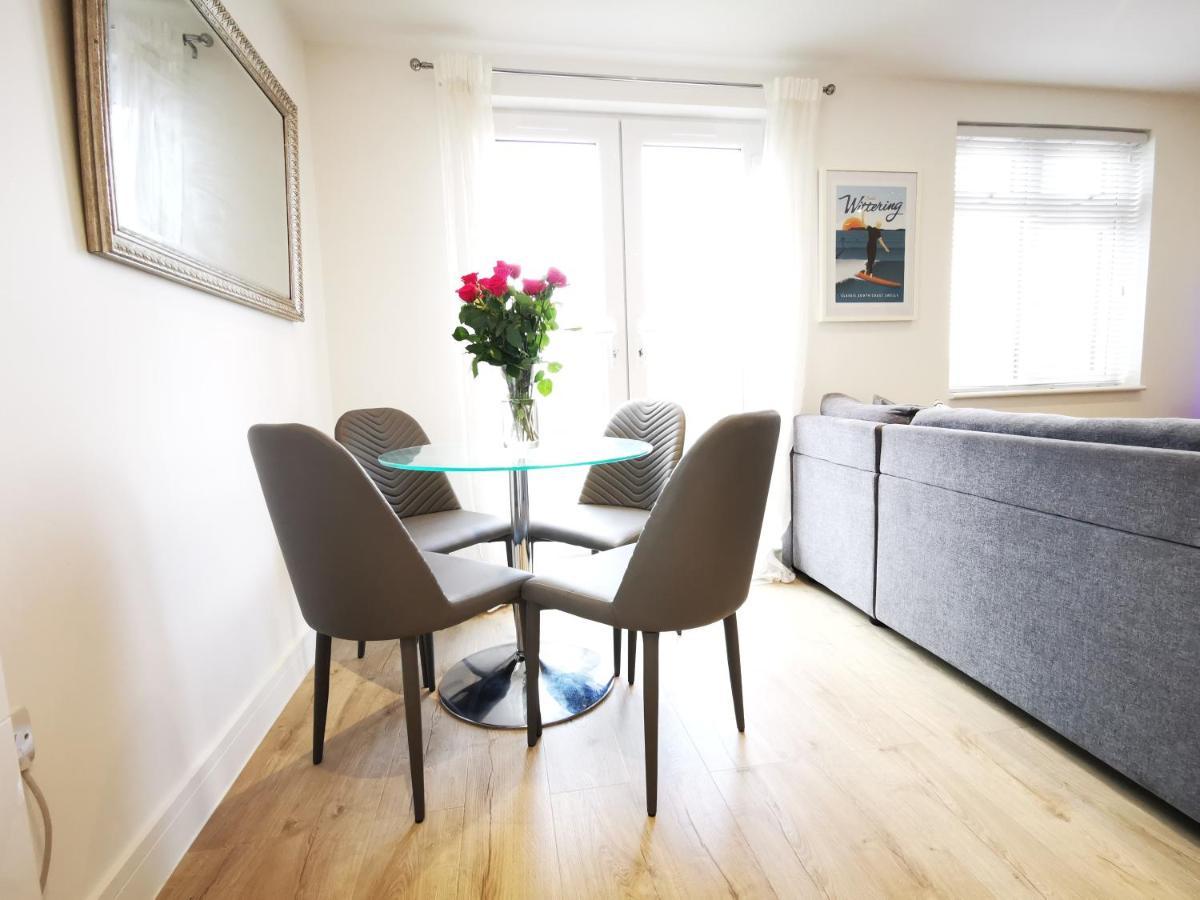 Apartment In The Heart Of East Wittering Village Chichester Exterior foto